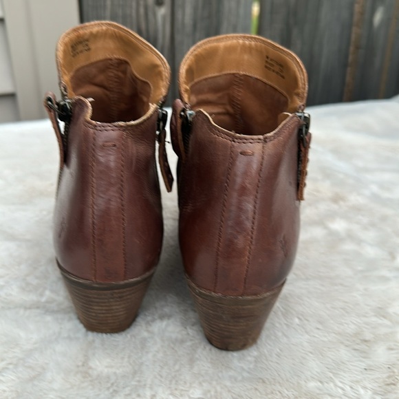 Frye Brown Leather Ankle Booties with Side Zipper Size 9 - Picture 5 of 9